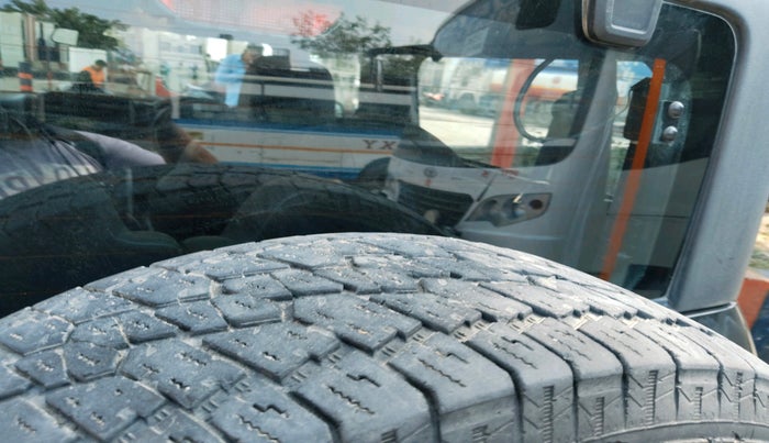 2023 Mahindra Thar LX D HT 2WD MT, Diesel, Manual, 62,390 km, tyre