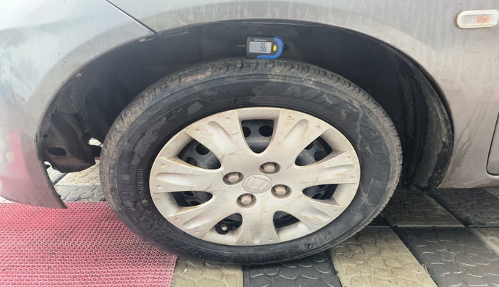 2013 Honda Amaze 1.2L I-VTEC S, Petrol, Manual, 1,14,128 km, tyre