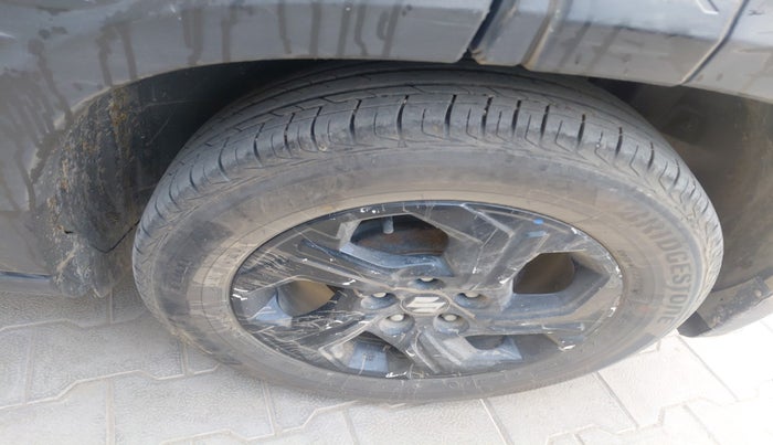 2023 Maruti BREZZA ZXI S-CNG, Petrol, Manual, 75,472 km, tyre