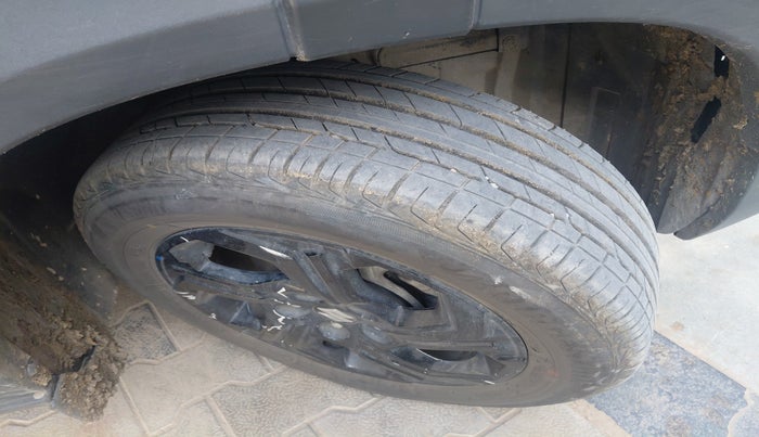 2023 Maruti BREZZA ZXI S-CNG, Petrol, Manual, 75,472 km, tyre