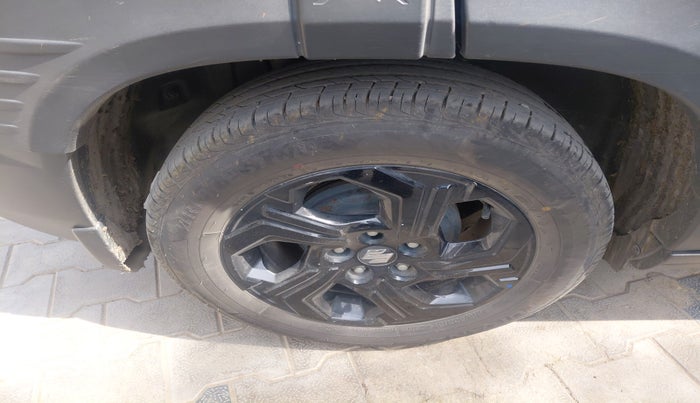 2023 Maruti BREZZA ZXI S-CNG, Petrol, Manual, 75,472 km, tyre