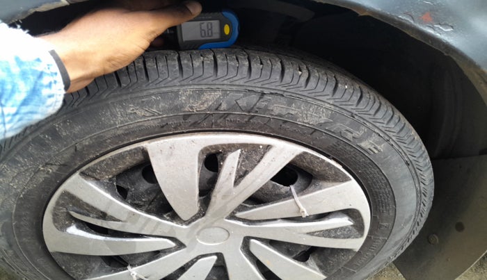 2010 Ford Figo ZXI 1.2 PETROL, Petrol, Manual, 1,08,739 km, tyre