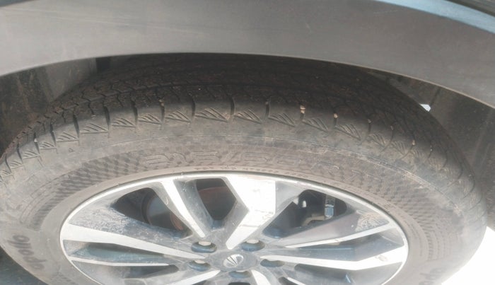 2020 Mahindra XUV300 W8 (O) 1.2 PETROL, Petrol, Manual, 1,50,433 km, tyre