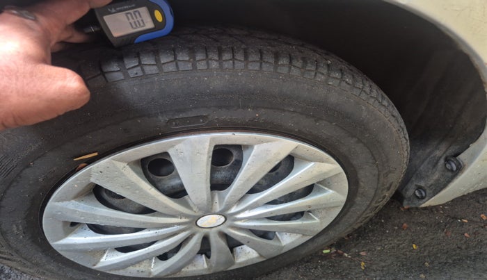 2010 Maruti Swift Dzire VXI, Petrol, Manual, 12,345 km, tyre