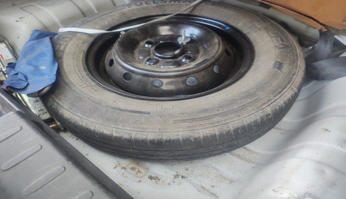 2019 Maruti Alto LXI, Petrol, Manual, 58,561 km, tyre