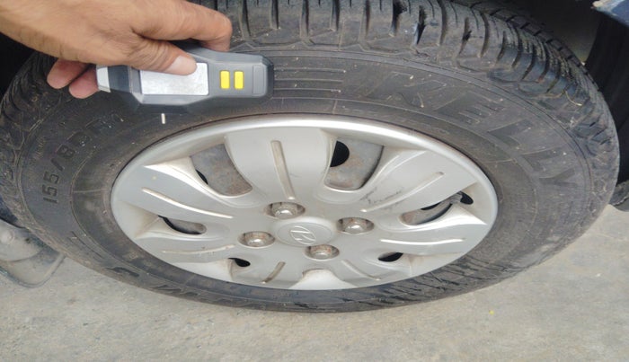 2010 Hyundai i10 MAGNA 1.2, Petrol, Manual, 1,05,838 km, tyre
