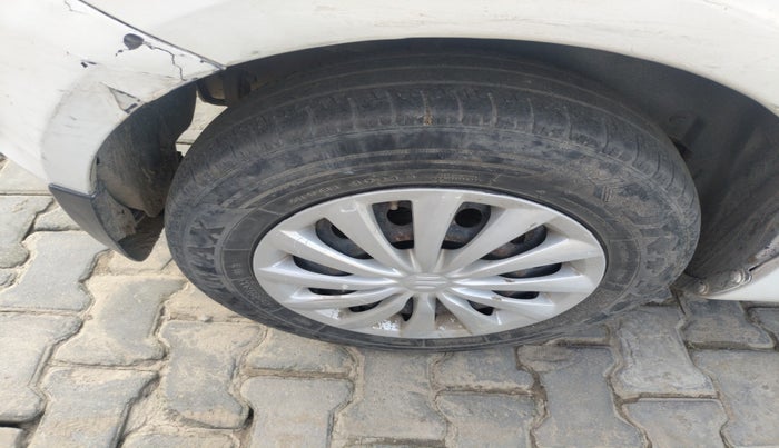 2014 Maruti Swift VDI, Diesel, Manual, 1,11,242 km, tyre