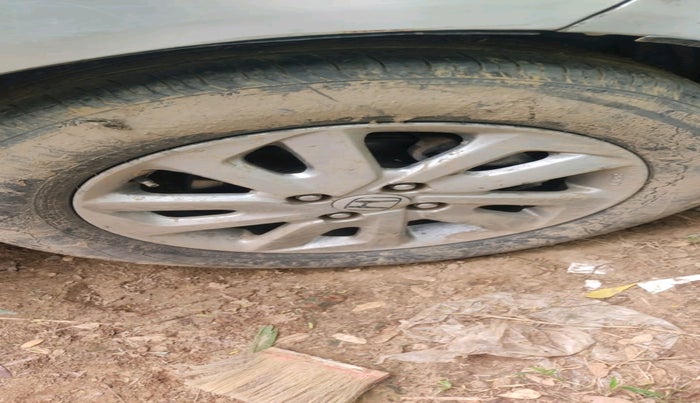 2014 Honda Mobilio 1.5L I-DTEC V, Diesel, Manual, 1,45,000 km, tyre