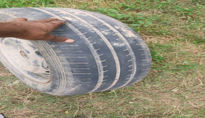 2014 Honda Mobilio 1.5L I-DTEC V, Diesel, Manual, 1,45,000 km, tyre