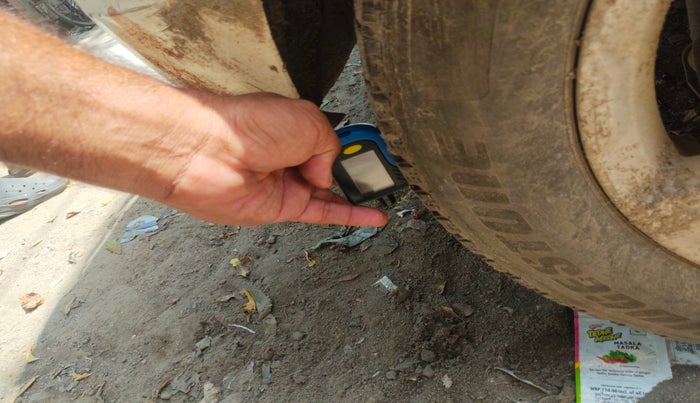 2011 Ford Figo ZXI 1.2 PETROL, Petrol, Manual, 1,53,837 km, tyre