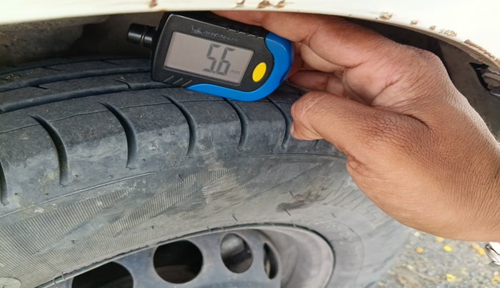 2014 Maruti Alto 800 LXI, Petrol, Manual, 1,40,380 km, tyre