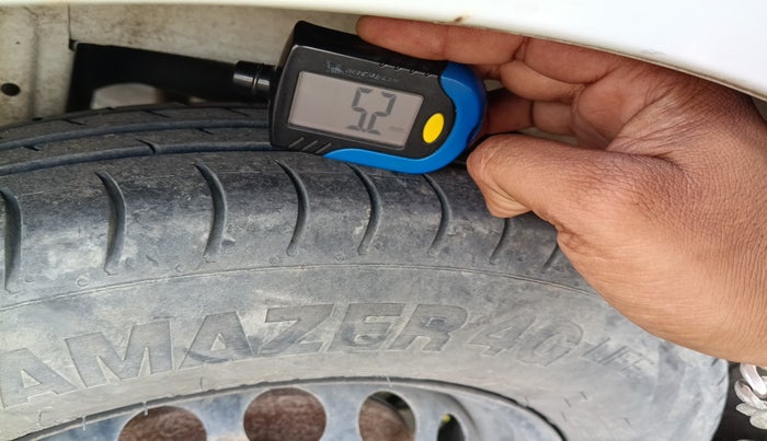 2014 Maruti Alto 800 LXI, Petrol, Manual, 1,40,380 km, tyre