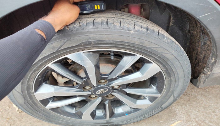 2019 Mahindra XUV300 W8 (O) 1.5 DIESEL, Diesel, Manual, 1,34,452 km, tyre