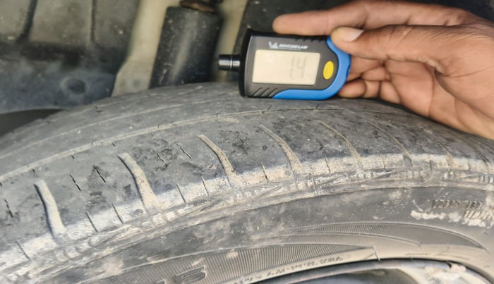 2017 Maruti Ertiga VXI CNG, Petrol, Manual, 1,57,503 km, tyre