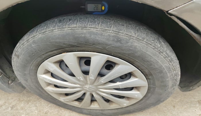 2015 Maruti Swift VXI, Petrol, Manual, 25,082 km, tyre