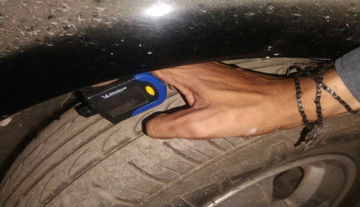 2010 Chevrolet Aveo LS 1.4, Petrol, Manual, 1,80,000 km, tyre