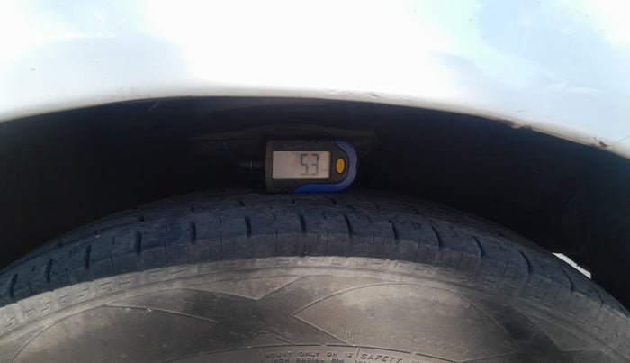 2011 Hyundai Accent EXECUTIVE, Petrol, Manual, 1,42,139 km, tyre