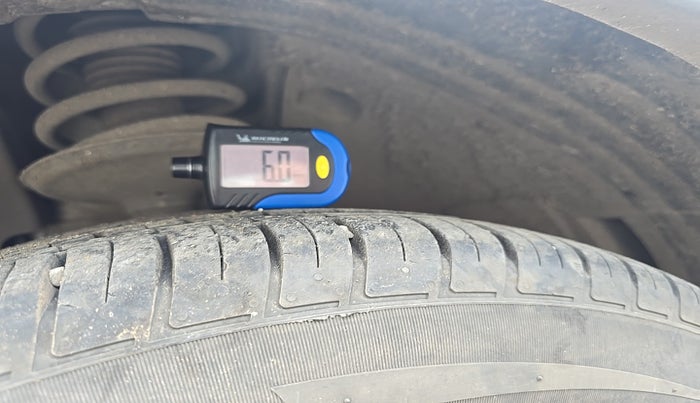 2022 Nissan Kicks XV 1.5, Petrol, Manual, 14,920 km, tyre