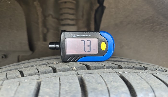 2022 Nissan Kicks XV 1.5, Petrol, Manual, 14,920 km, tyre