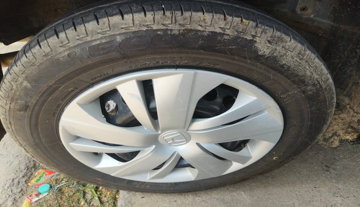 2022 Honda Amaze 1.2L I-VTEC S, Petrol, Manual, 4,243 km, tyre