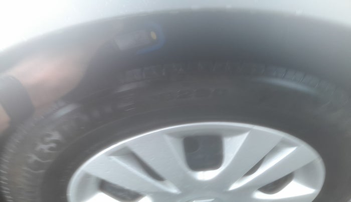 2013 Maruti Swift Dzire VXI, Petrol, Manual, 92,988 km, tyre