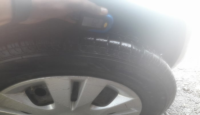 2013 Maruti Swift Dzire VXI, Petrol, Manual, 92,988 km, tyre