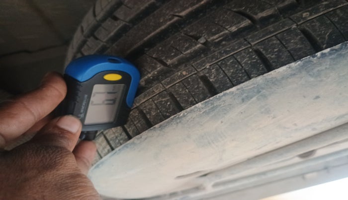 2020 Nissan Kicks XV 1.5, Petrol, Manual, 55,000 km, tyre