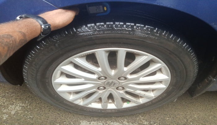 2018 Maruti Dzire ZXI, Petrol, Manual, 33,705 km, tyre