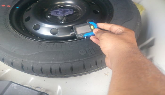2018 Maruti Dzire VXI, Petrol, Manual, 6,704 km, tyre