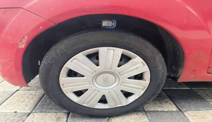 2010 Ford Figo TITANIUM 1.4 DIESEL, Diesel, Manual, 1,70,315 km, tyre