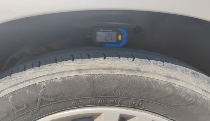 2017 Maruti Dzire VDI, Diesel, Manual, 1,07,587 km, tyre