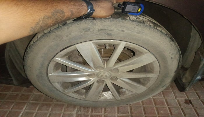 2016 Volkswagen Ameo HIGHLINE1.2L, Petrol, Manual, 73,580 km, tyre