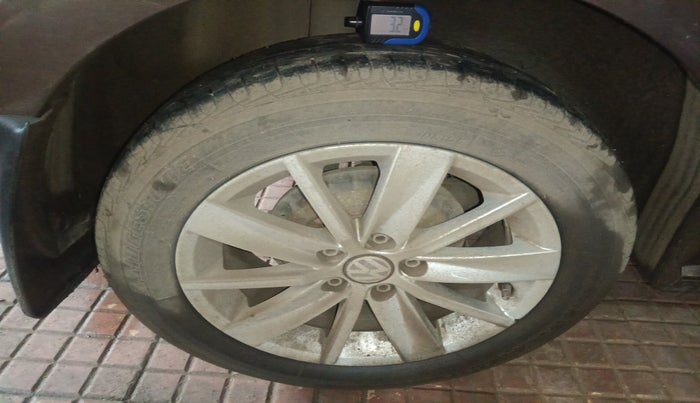 2016 Volkswagen Ameo HIGHLINE1.2L, Petrol, Manual, 73,580 km, tyre