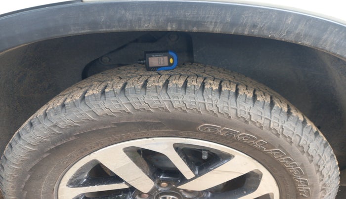 2020 Tata Harrier XZA PLUS 2.0L, Diesel, Automatic, 1,31,139 km, tyre