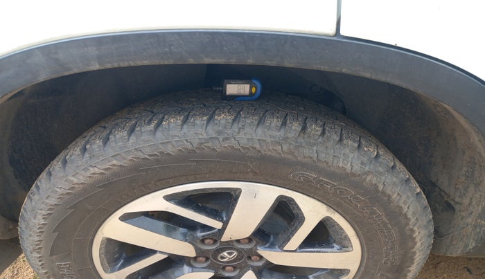 2020 Tata Harrier XZA PLUS 2.0L, Diesel, Automatic, 1,31,139 km, tyre