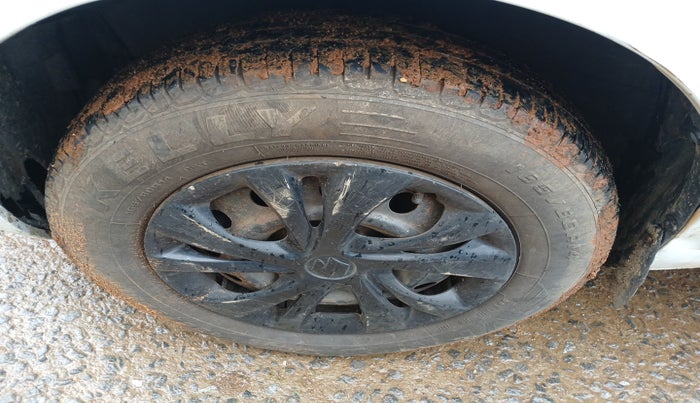 2012 Maruti Ritz VXI, Petrol, Manual, 1,17,940 km, tyre