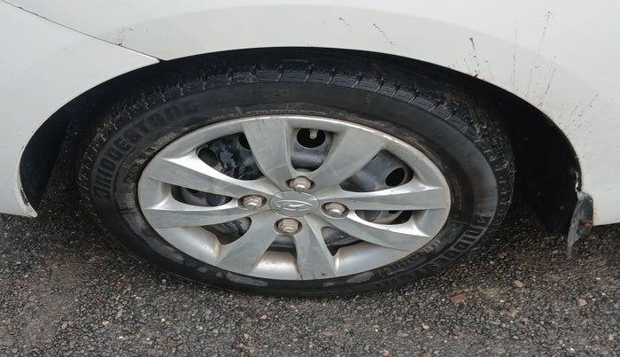 2013 Hyundai Eon MAGNA +, Petrol, Manual, 1,10,499 km, tyre