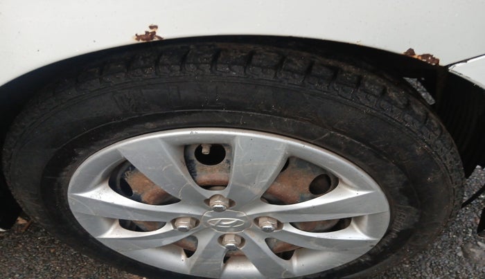 2013 Hyundai Eon MAGNA +, Petrol, Manual, 1,10,499 km, tyre