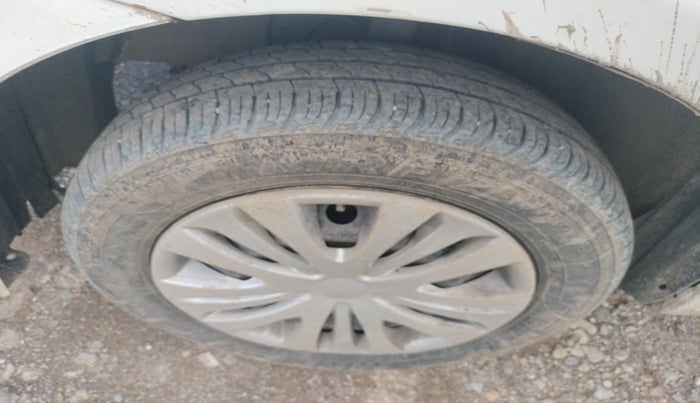 2014 Toyota Etios GD, Diesel, Manual, 1,66,309 km, tyre