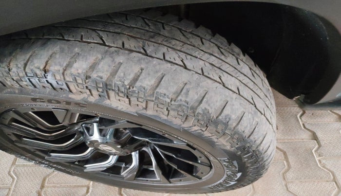 2024 Mahindra SCORPIO-N Z8 Select Diesel AT 2WD, Diesel, Automatic, 43,133 km, tyre