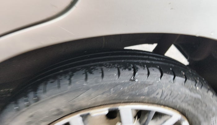 2012 Maruti Wagon R 1.0 LXI, Petrol, Manual, 70,353 km, tyre