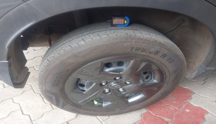 2023 Hyundai VENUE S 1.2, Petrol, Manual, 17,821 km, tyre