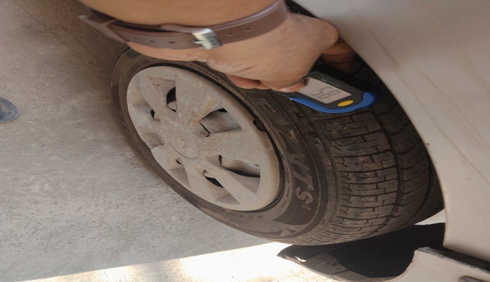 2013 Maruti Wagon R 1.0 LXI CNG, Petrol, Manual, 1,12,100 km, tyre