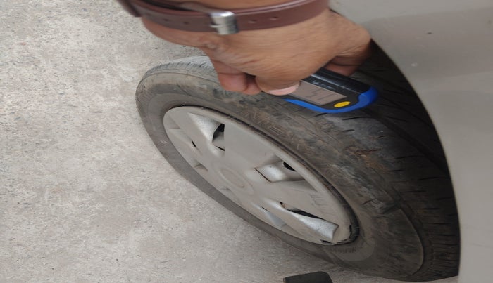 2013 Maruti Wagon R 1.0 LXI CNG, Petrol, Manual, 1,12,100 km, tyre