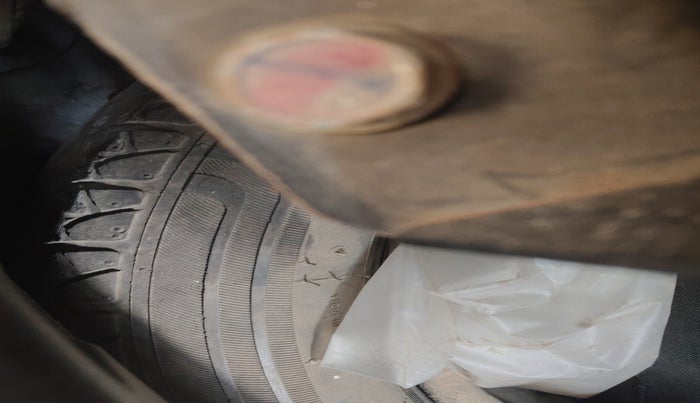 2013 Maruti Wagon R 1.0 LXI CNG, Petrol, Manual, 1,12,100 km, tyre