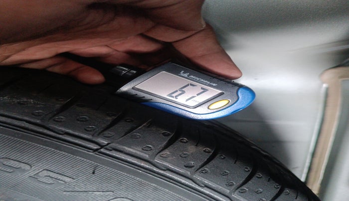 2023 Hyundai VENUE S 1.2, Petrol, Manual, 17,450 km, tyre