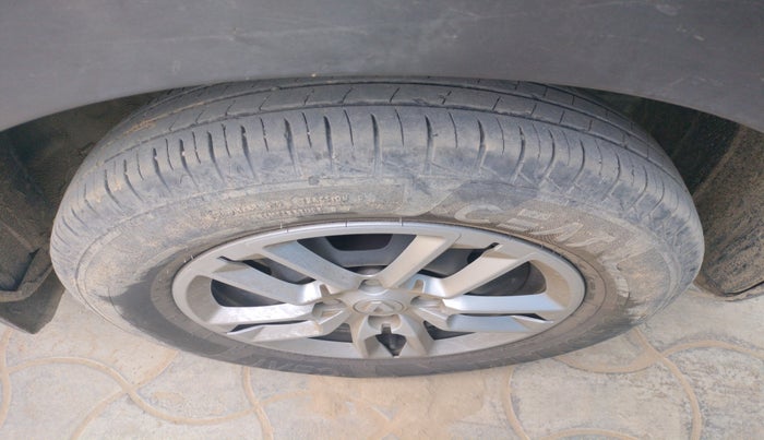 2023 Renault TRIBER RXT, Petrol, Manual, 32,062 km, tyre