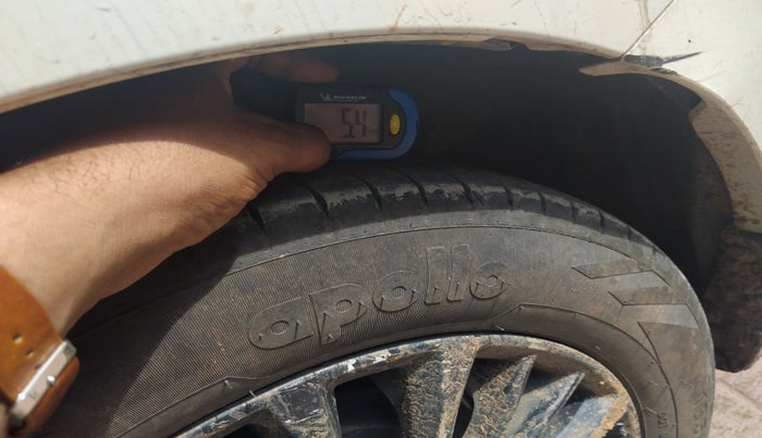 2020 Maruti Ertiga VXI CNG, Petrol, Manual, 1,27,275 km, tyre