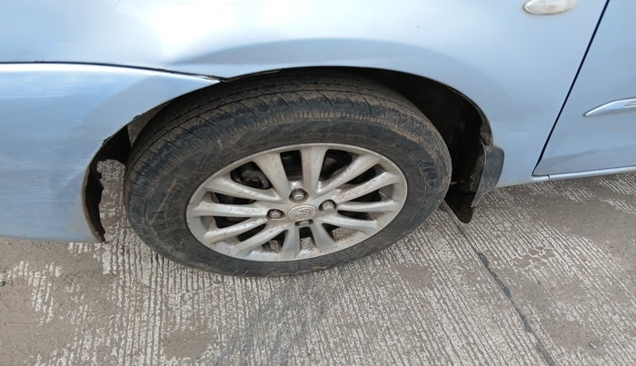 2011 Toyota Etios V, Petrol, Manual, 1,36,811 km, tyre
