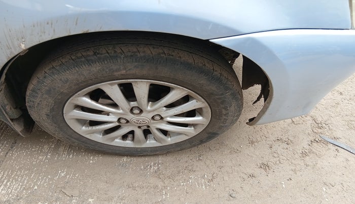 2011 Toyota Etios V, Petrol, Manual, 1,36,811 km, tyre